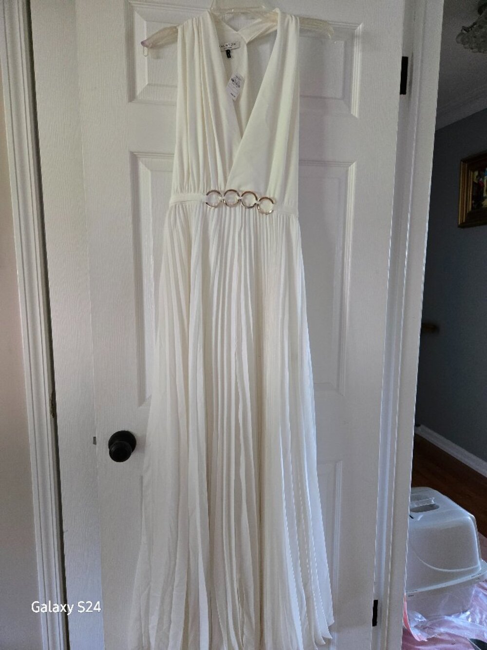 NWT Halston Heritage Ivory Pleated Halter Maxi Gown Size 8